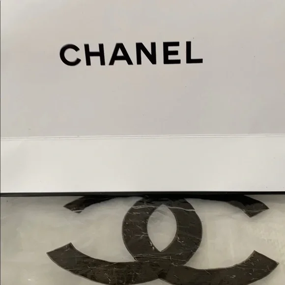 Cute Chanel charm - Picture 4 of 13